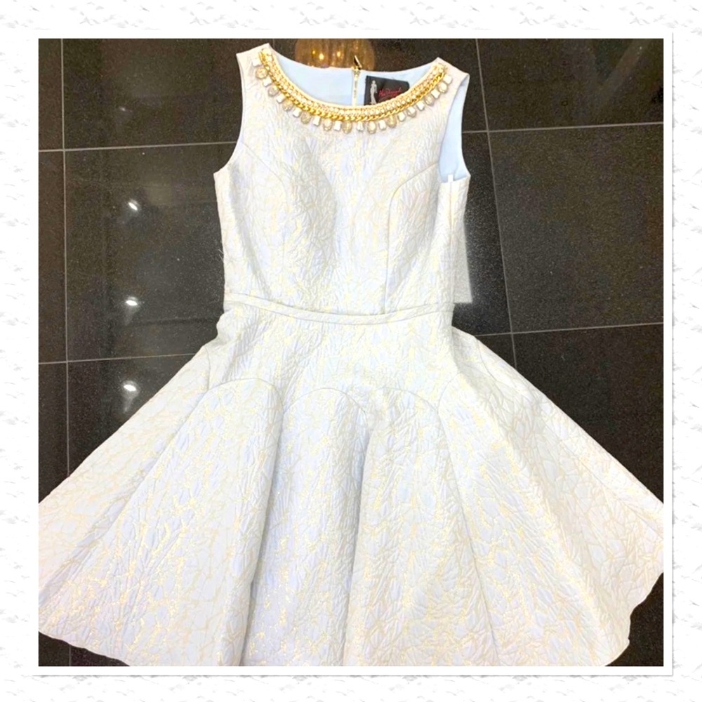 New -Mac Duggal, Size 6, fits like 4,One of a Kind